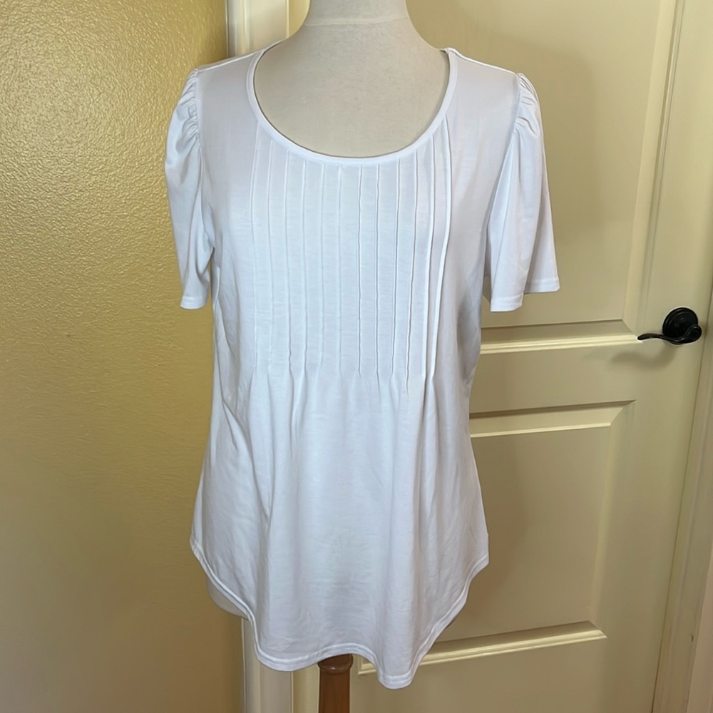 Women’s White short sleeved Tee / Tunic Size L